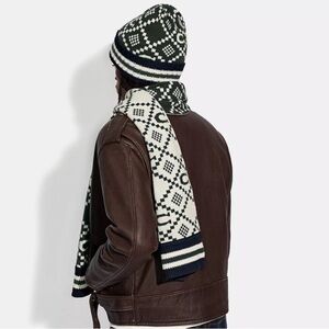 NWT Jacquard Hat And Scarf Set Retails $250